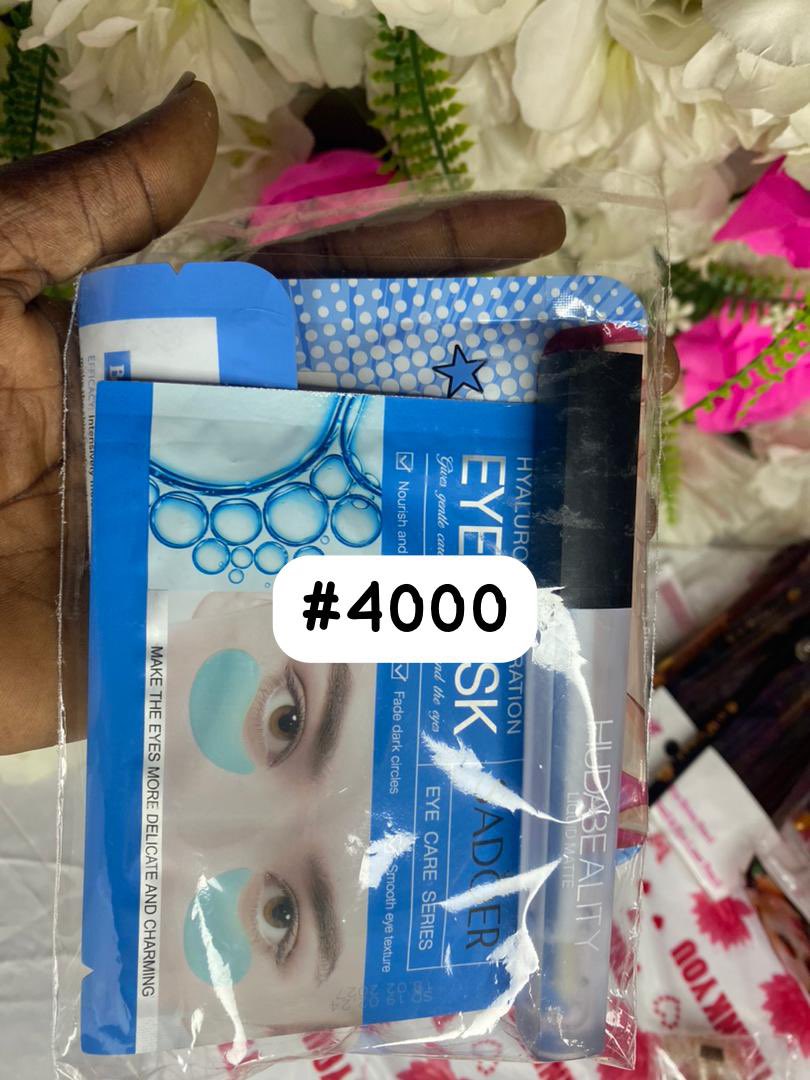 DepejuuDejokee's tweet image. Harmattan will soon be here❤️
   You need lipbalm and lipgloss for that your chapped lips 👄 so keep your lips hydrated 
     Please buy two or more from me to support my small business ❤️
Location: Sango Ota/ Lagos
  Order here: wa.me/message/W25MT4…