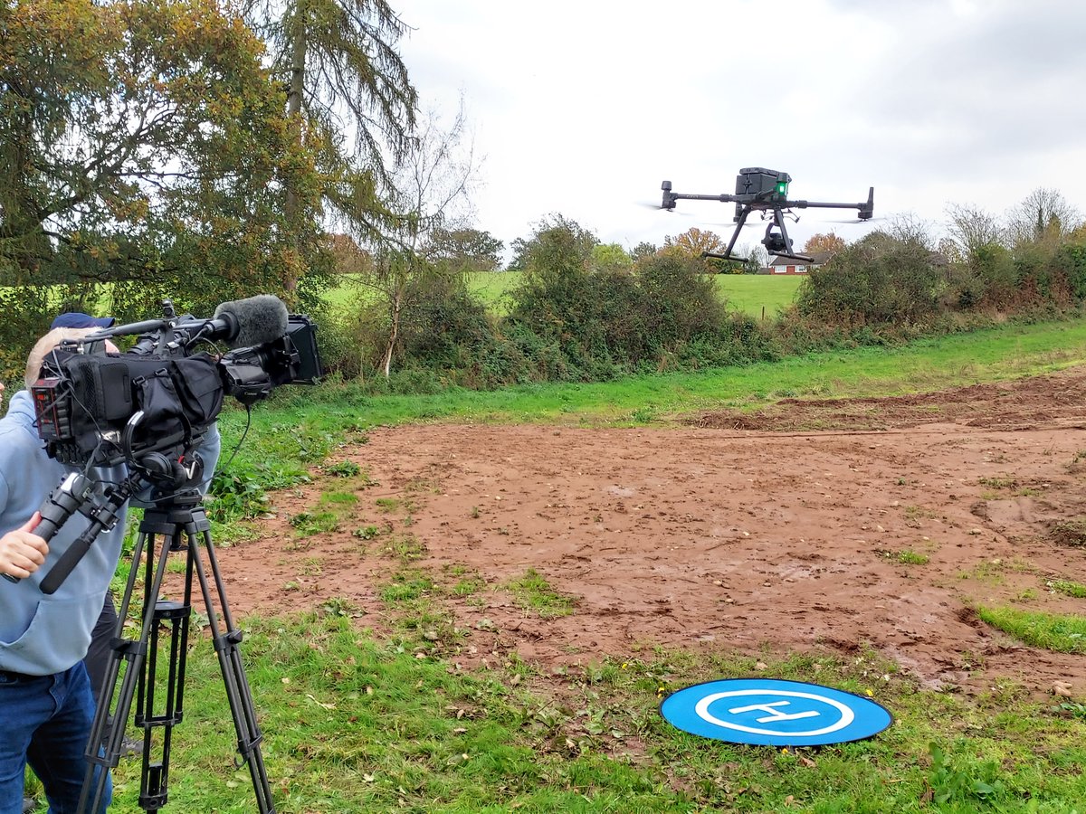 Worcester Uni News (@worcuninews) on Twitter photo Look out for research from our experts <a href="/worcester_uni/">University of Worcester</a> <a href="/SSE_Worcester/">SSE Worcester</a> using drones to investigate soil erosion on farmland featured on <a href="/bbcmtd/">BBC Midlands</a> - watch the piece this evening at 6.30pm Look out for research from our experts <a href="/worcester_uni/">University of Worcester</a> <a href="/SSE_Worcester/">SSE Worcester</a> using drones to investigate soil erosion on farmland featured on <a href="/bbcmtd/">BBC Midlands</a> - watch the piece this evening at 6.30pm