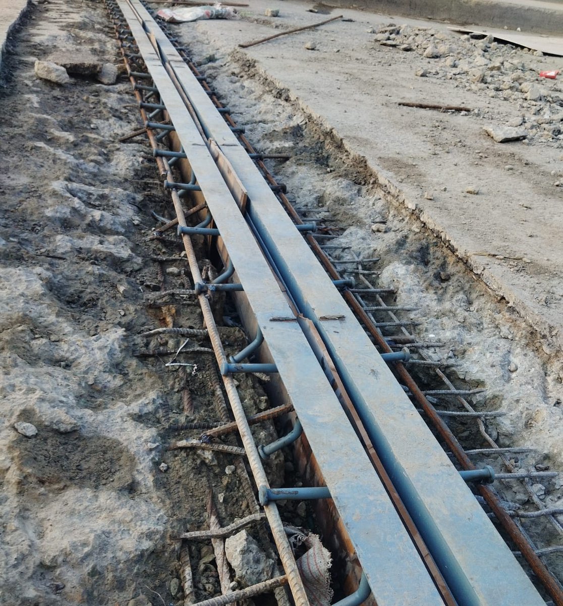 DC_Budgam's tweet photo. Work on Restoration of Expansion Joints of Bemina Bridge, #Budgam has reached its final stages which shall ensure improved safety and connectivity for commuters #SafeConnectivity
@diprjk
@akshaylabroo
@ddnewsSrinagar https://t.co/2liMuwM6i0