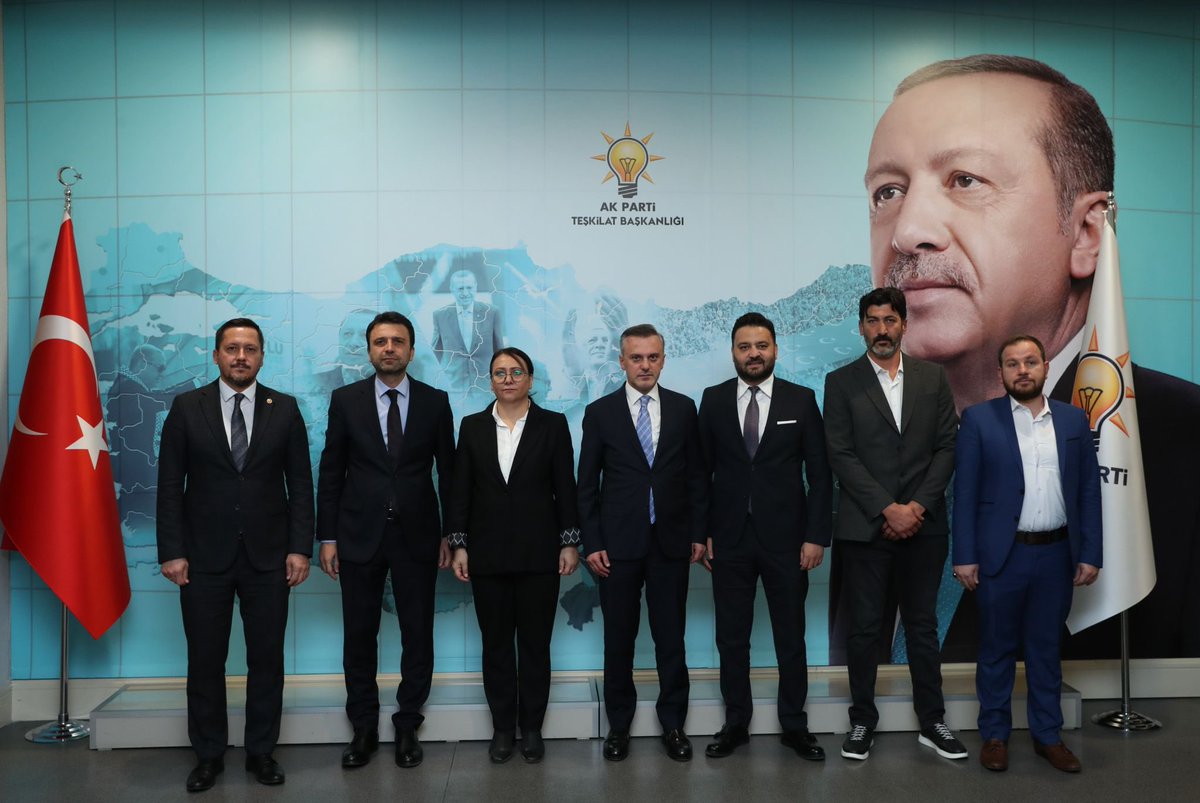 📍Genel Merkezimizdeyiz. 

Genel Merkez Teşkilat Başkanlığımızca Ürgüp İlçemizde kongre adayımız belirlenmiştir. 

Bu vesileyle, önceki dönemde görev yapan Ürgüp İlçe Başkanımız Doğan DERİN’e emekleri için teşekkür ederim.

Bayrağı teslim alacak olan Ürgüp ilçe Başkanımız Ülkü