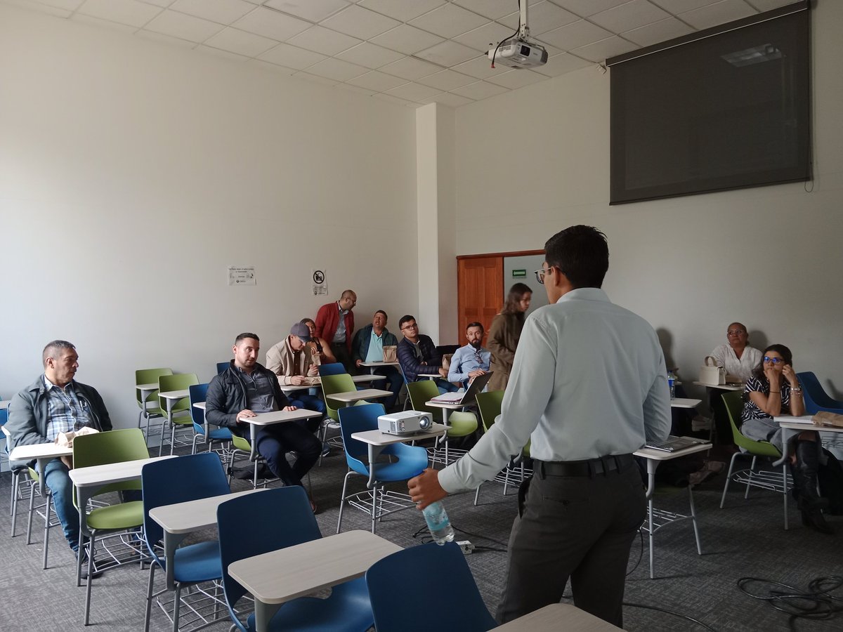 📍Nuestra directora de investigación, la Dr. Claudia Amezquita, presentó junto a <a href="/SciPhage/">SciPhage S.A.S.</a> la socialización del proyecto "Avanzando hacia la avicultura del futuro" 🐔