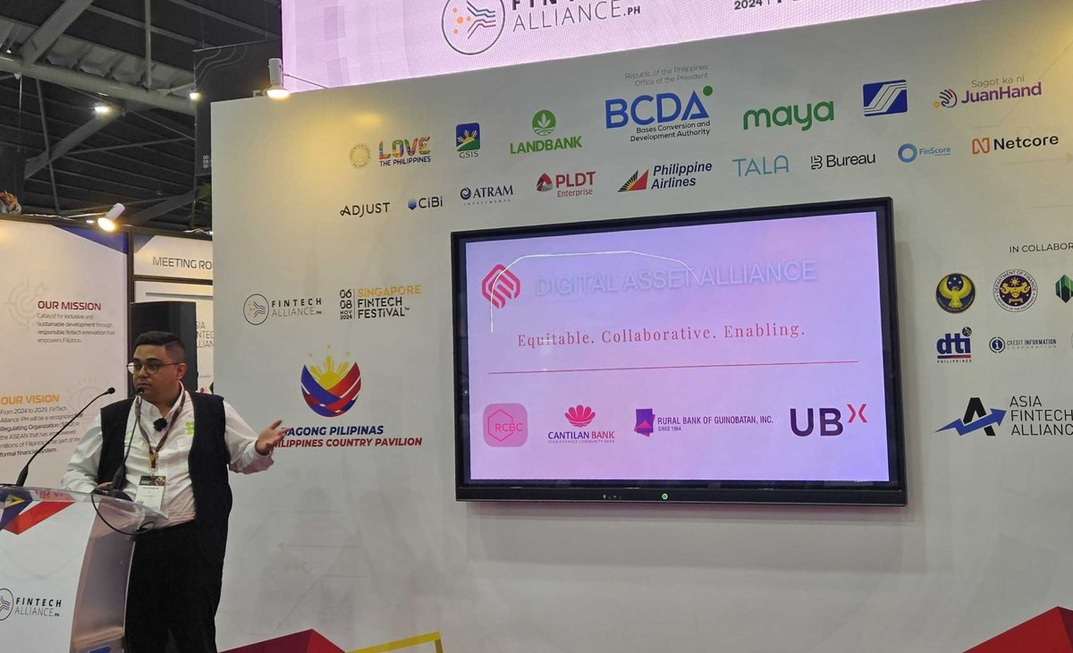 HederaFndn's tweet image. From @sgfintechfest, @d_inderias announces #PHPX, the upcoming @Hedera stablecoin backed by multiple institutions in the Philippines 🇵🇭