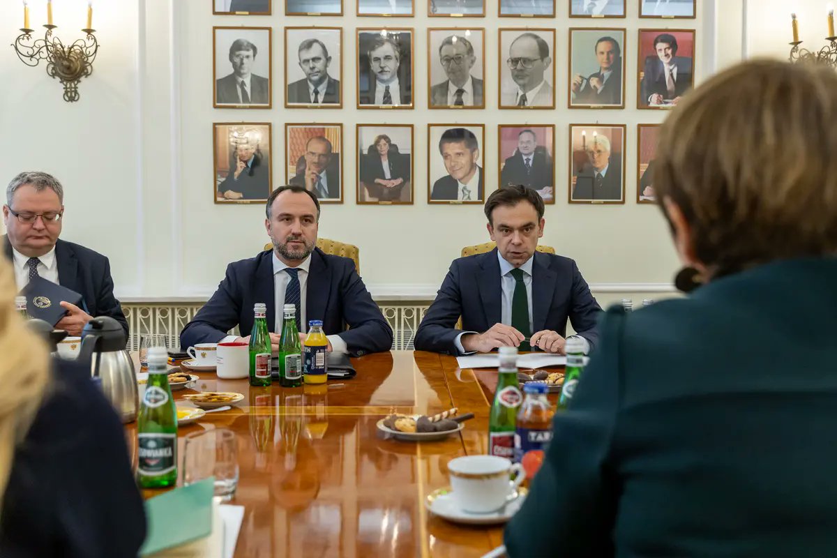 Poland is one of our top markets by investment and this visit is an opportunity to discuss the bank and the govt’s shared priorities, including advancing the green transition and supporting growth and innovation of polish companies.