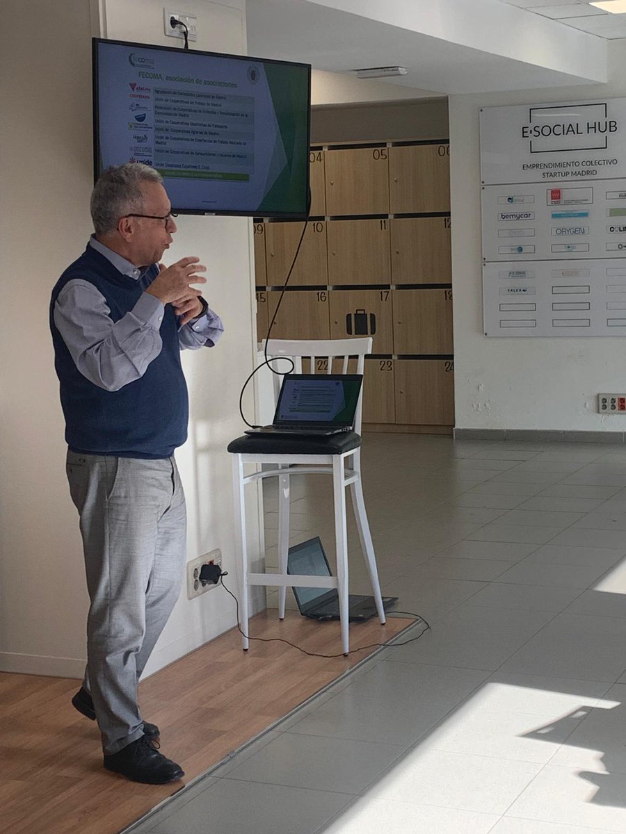 FecomaMadrid's tweet photo. 📢 Hoy en el @e_socialhub, @Asalma_Madrid, #UNIDE y #FECOMA recibimos a estudiantes de @UCM_ECONOMICAS, de la mano de @EESCOOP, para aprender sobre #EconomíaSocial. Una gran oportunidad para acercarse a las empresas de participación y el #emprendimiento colectivo. 💼🌱
#Formación https://t.co/mGAyXlhONP