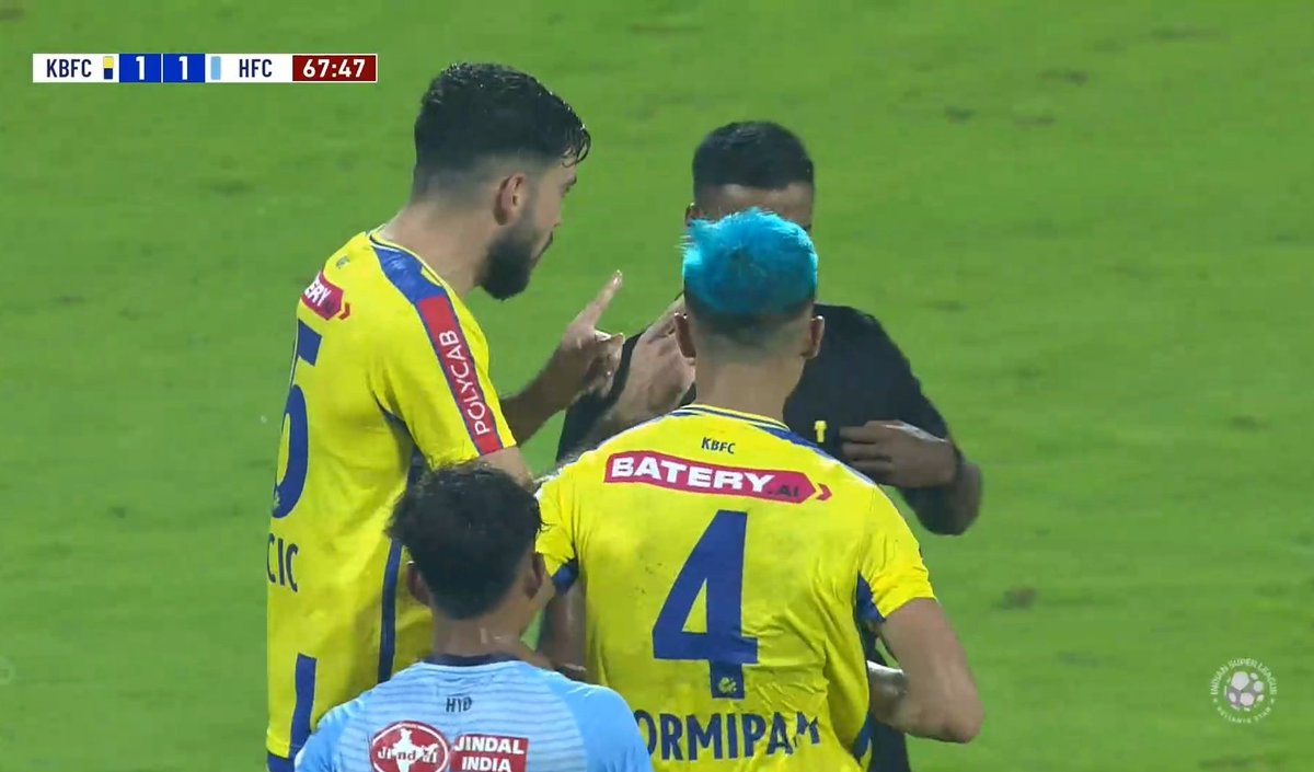 abdulrahmanmash's tweet image. Penalty for Hyderabad 
#ISL #KBFCHFC