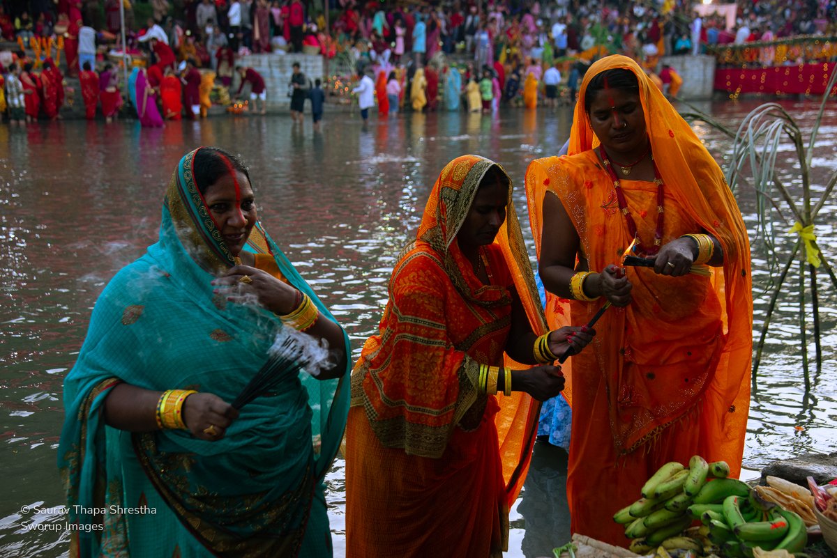 sworupsth's tweet photo. As the sun sets over the sacred Bagmati River, women gather in reverence to celebrate Chhath Puja in Kathmandu, Nepal. 

#ChhathPuja #SworupImages https://t.co/i0qEnZ7HjF