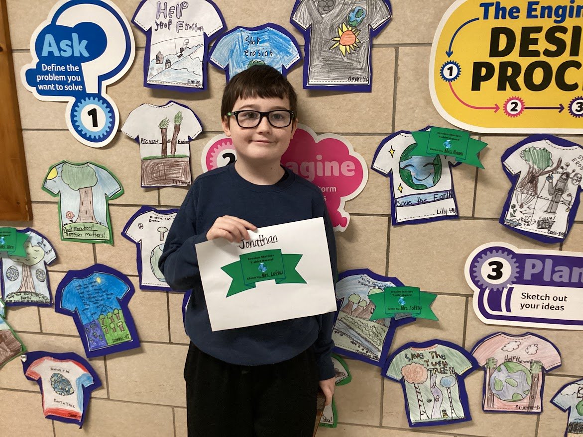 JKSTEAMLAB's tweet image. 4th Grs took part in an Erosion Awareness T-shirt Design Contest as a culminating project of their Erosion Unit.  The competition was top-notch this year and the judges had a difficult time picking their winners.  Congrats to all of the 4th graders on amazing designs!
@BataviaJK