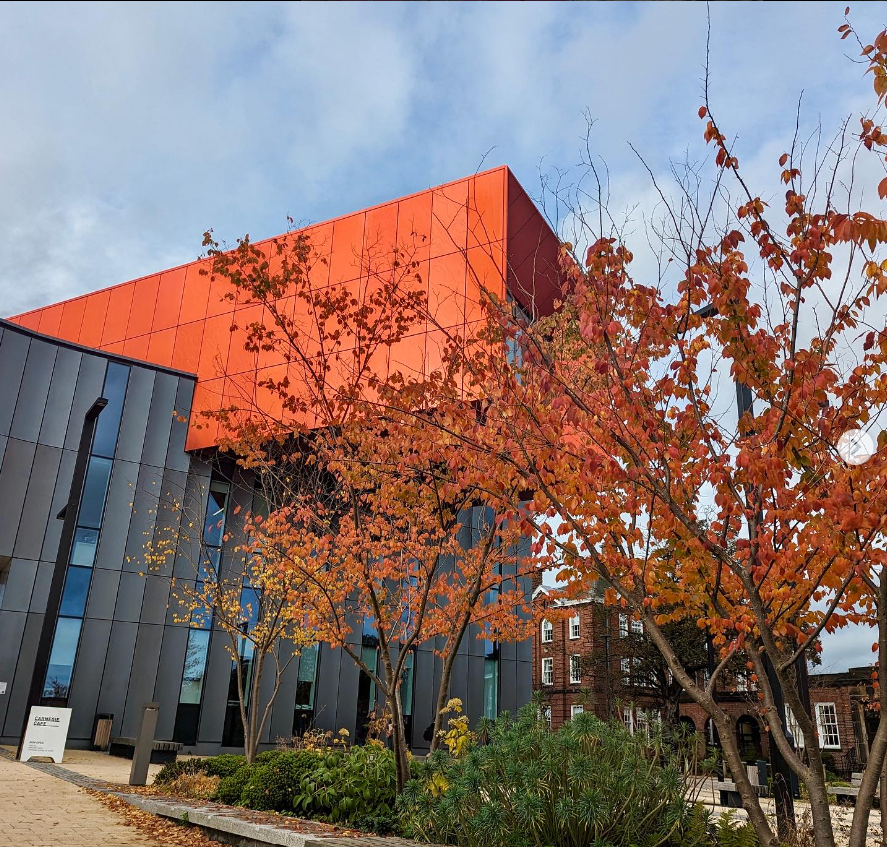 Our Headingley Campus knows how to do autumn right 🍂👉

Why not come and see for yourself this Saturday at our undergraduate Open Day?

Explore the vibrant autumn colours, cosy study spots and start picturing your future here. Tap the link to register 👉 leedsbeckett.ac.uk/undergraduate/…