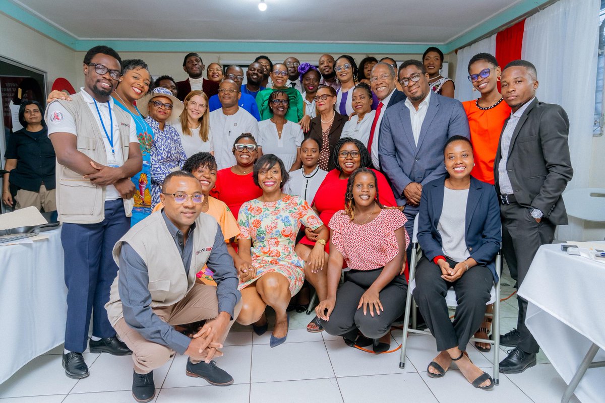 J’ai été témoin de l'engagement de la société civile 🇭🇹, incluant les femmes, dans la sensibilisation pour la prévention et la lutte contre les pandémies, incluant le #VIH/Sida, la tuberculose, le paludisme. Le monde a encore besoin de vos voix. <a href="/UNAIDS/">UNAIDS Global</a> <a href="/Winnie_Byanyima/">Winnie Byanyima</a> 2/2