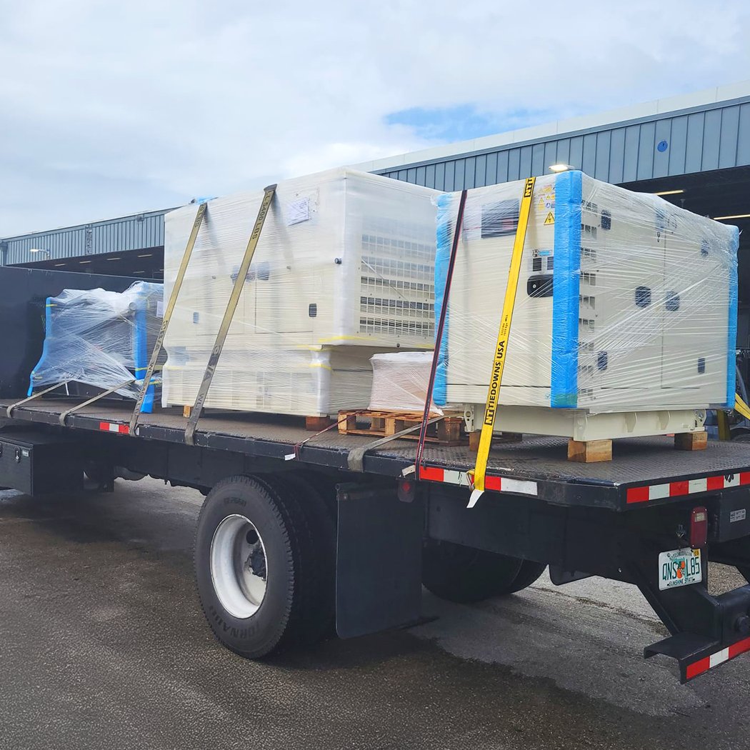 tritonpower's tweet image. Delivering generators left and right! ⚡ Don’t wait until the last minute—prepare before a storm hits, whether it’s a hurricane, thunderstorm, or blizzard. Cold or hot, we’ve got your back! 🌪⛈❄🔥 #StormReady #GeneratorDelivery #DieselGenerators #PowerOutages #BackupPower 🚚💡