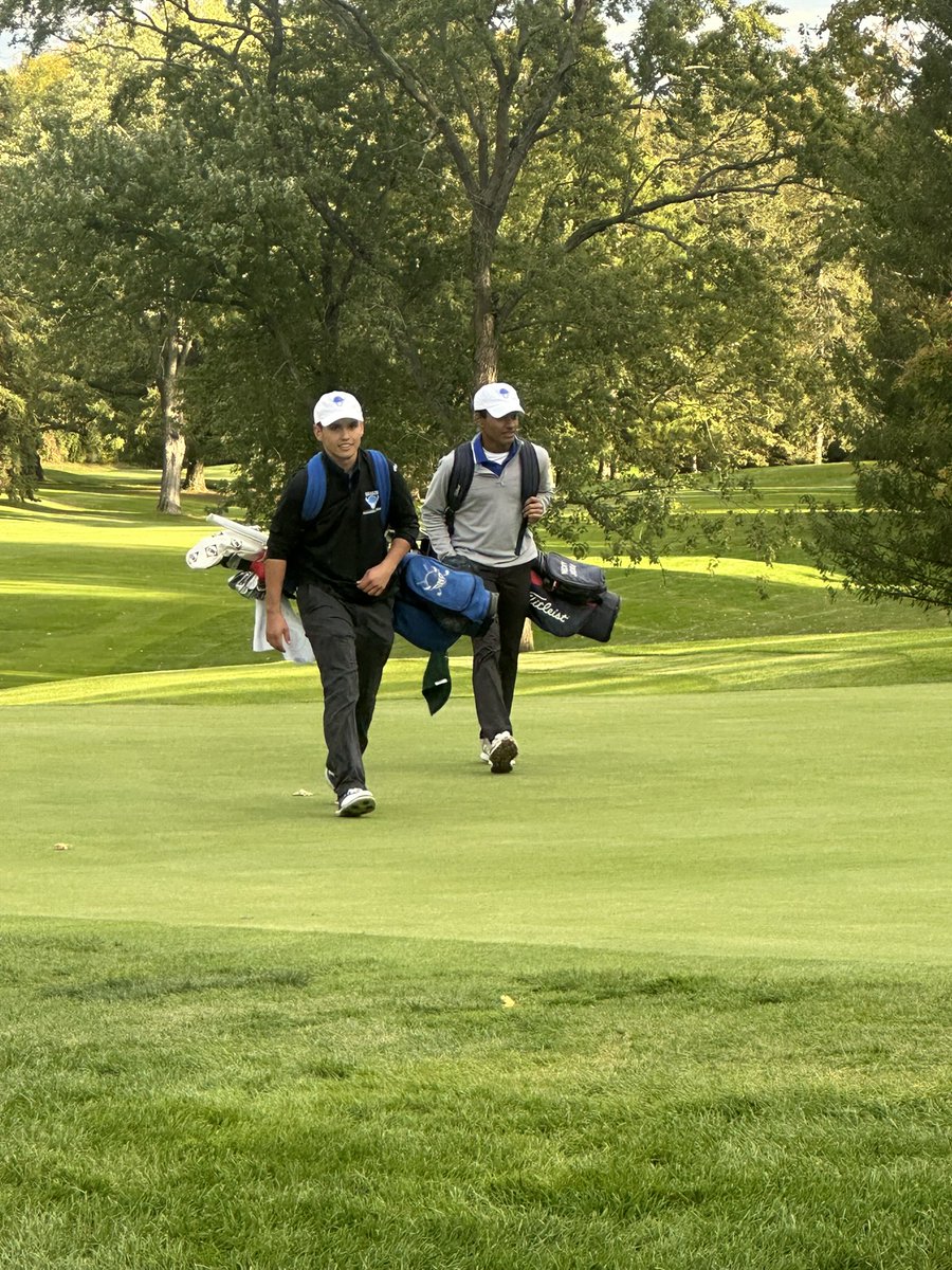 CoachKucel's tweet image. 🔵⚪️ Congratulations to Nicky Jadav and Kieran Cummins for being selected to the All Suburban Council Golf Team. Nicky was selected to the 2nd team, while Kieran made the 1st team.