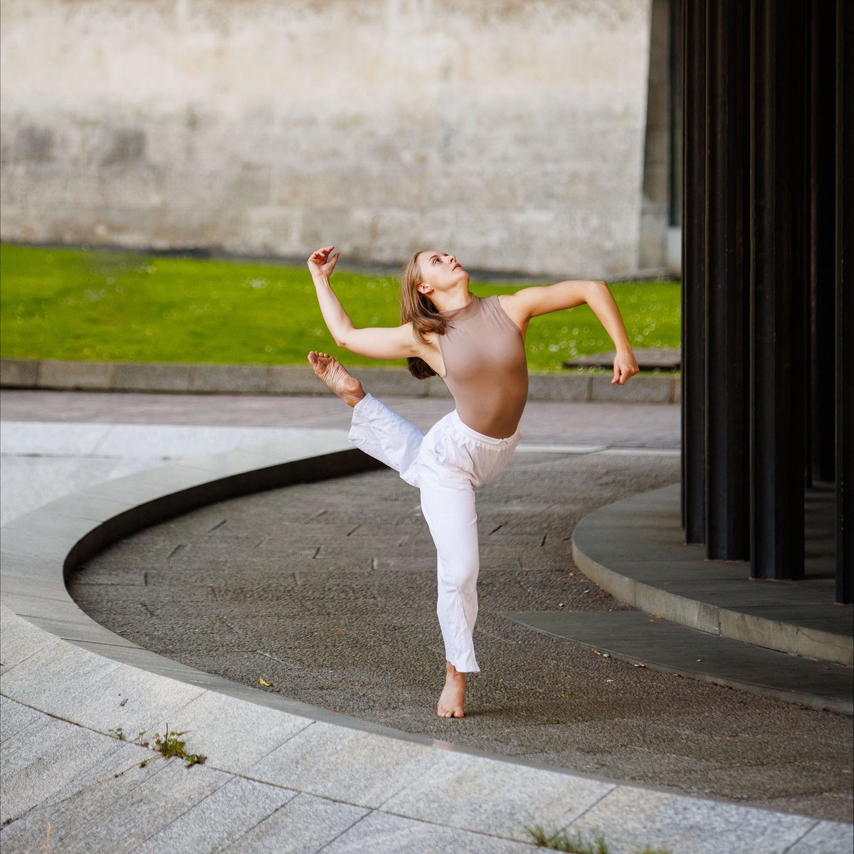 Meet dancer Amy Becke who will join our company for #PlayPauseRepeat <a href="/GoCivTheatre/">Gosforth Civic Theatre</a> on Thurs  21 Nov at 7:30 PM.  Amy’s career has taken her from Ballet West Scotland to Ballet Cymru 2 &amp; Dance City. She’s stepping in for Alex Thirkle, don't miss it! ✨ 
🎟️ gosforthcivictheatre.co.uk/fertile-ground…