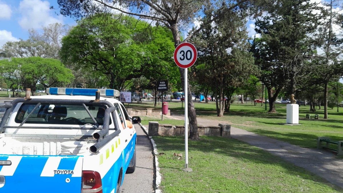 salta_transito's tweet photo. 🚧 TRABAJOS DE SEÑALIZACIÓN Y NOMENCLATURA 🚧
Estamos recuperando la ciudad con nuevas señalizaciones y cartelería en las calles.
📍 ¡Recordá respetar las señales viales! Son clave para una circulación segura y ordenada.
#SeguridadVial #RecuperandoLaCiudad #SaltaTransito https://t.co/YbOKY4C9El