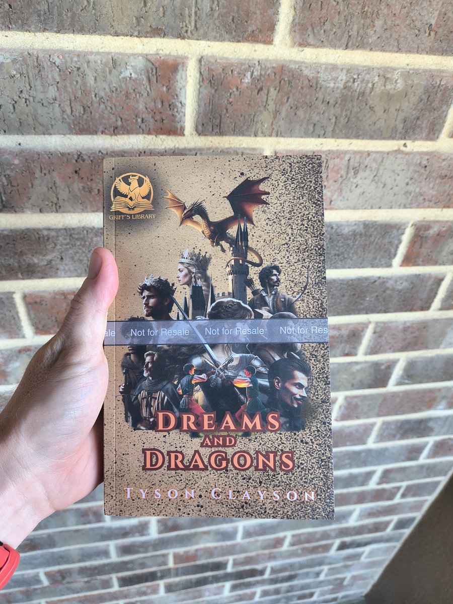 GriffsLibrary's tweet photo. Author proof arrived! Getting so close! Official release is Nov 12!

#DreamsandDragons
#Griffslibrary
#newbookrelease 
#booklaunch
#yabooks https://t.co/lMCV6PjAeK