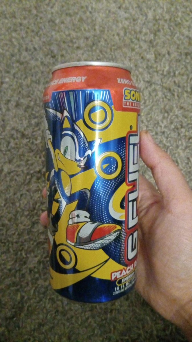 AlexLovMonsters's tweet photo. I Finally found this drink at my dollar tree  😭 https://t.co/gi8BeQuD7T