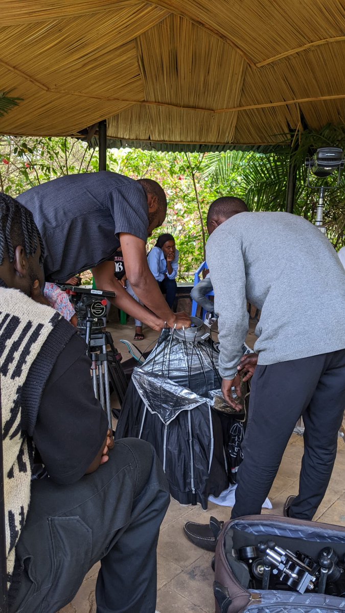 IbigwiA35409's tweet image. Building Dreams, Behind the Scenes 🎬✨
From ideas to impactful films—students making it happen!
#FilmmakingJourney #CreativeDreams #HumanTouch