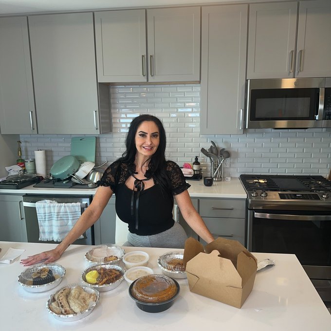 Watch Ava Addams's leaked NSFW photo on TwXstars