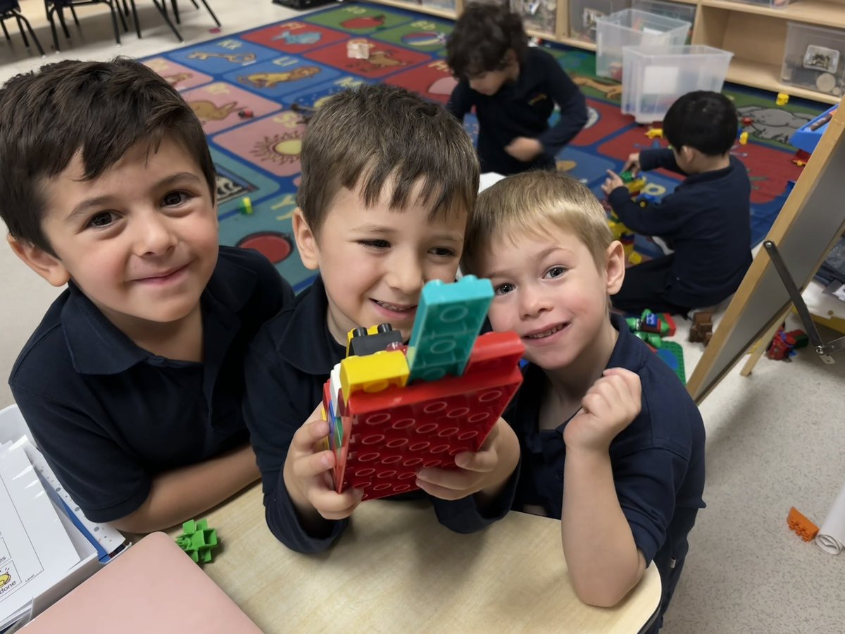 mskurnikk's tweet photo. Some learning moments from October: Our students have been collaborative contributors working together on new centers and exploring their interest 🙂. @stpetersmilton @ms_garcia88 https://t.co/RQnZjXT49L