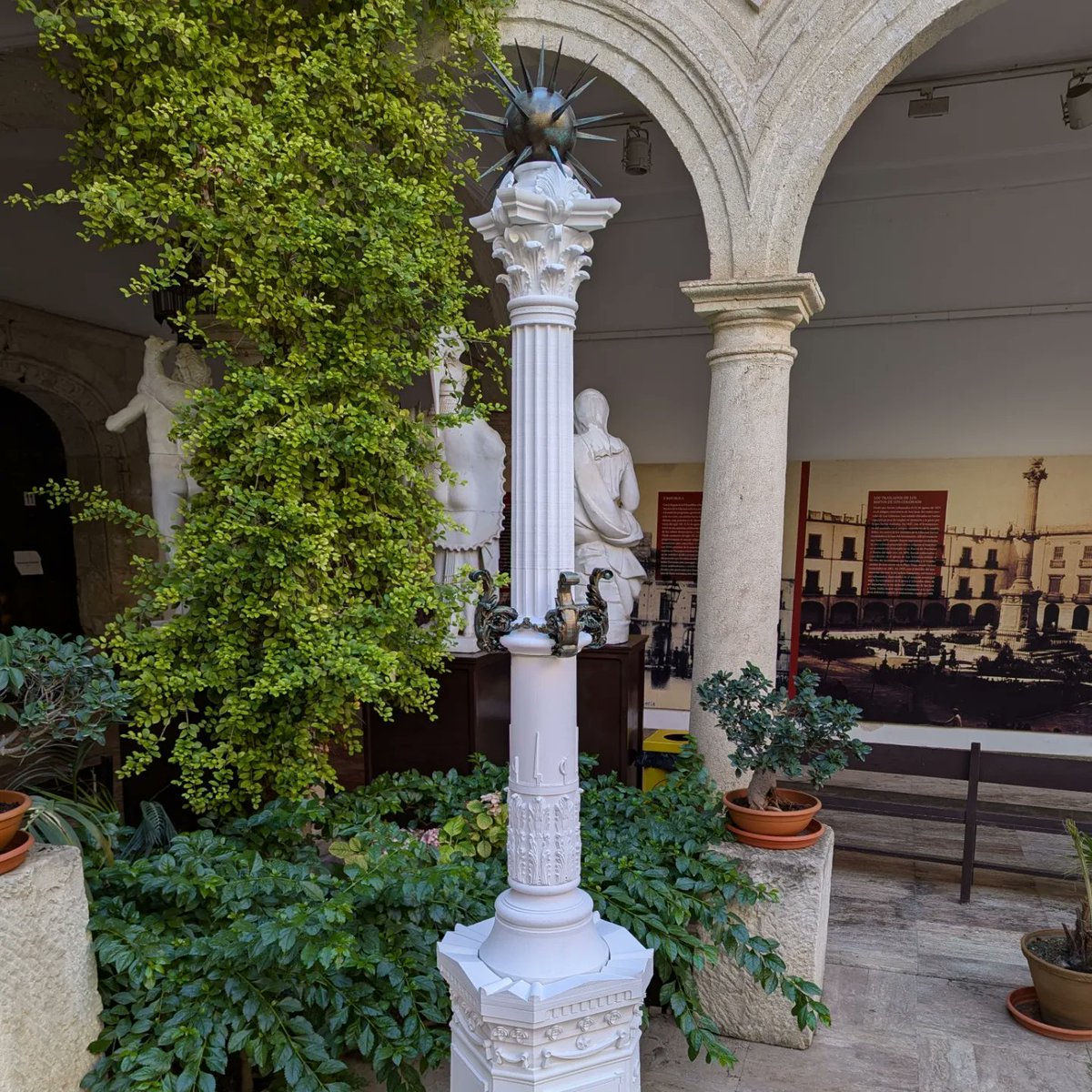 olea's tweet photo. Hoy ha sido un gran día en la escuela de arte con el equipo de la Plataforma Bicentenario de los Coloraos, planeando cómo mejorar en Wikipedia la información de los pronunciamientos liberales españoles durante la Década Ominosa.
Y es sólo el principio 😌 #Coloraos #LosColoraos https://t.co/6RyfDuvvEE