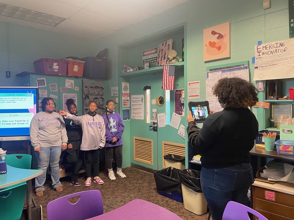 OlmstedSouth's tweet photo. 7th grade students working on photojournalism and documentary filming as part of their critical media projects. https://t.co/TNn866NAZL