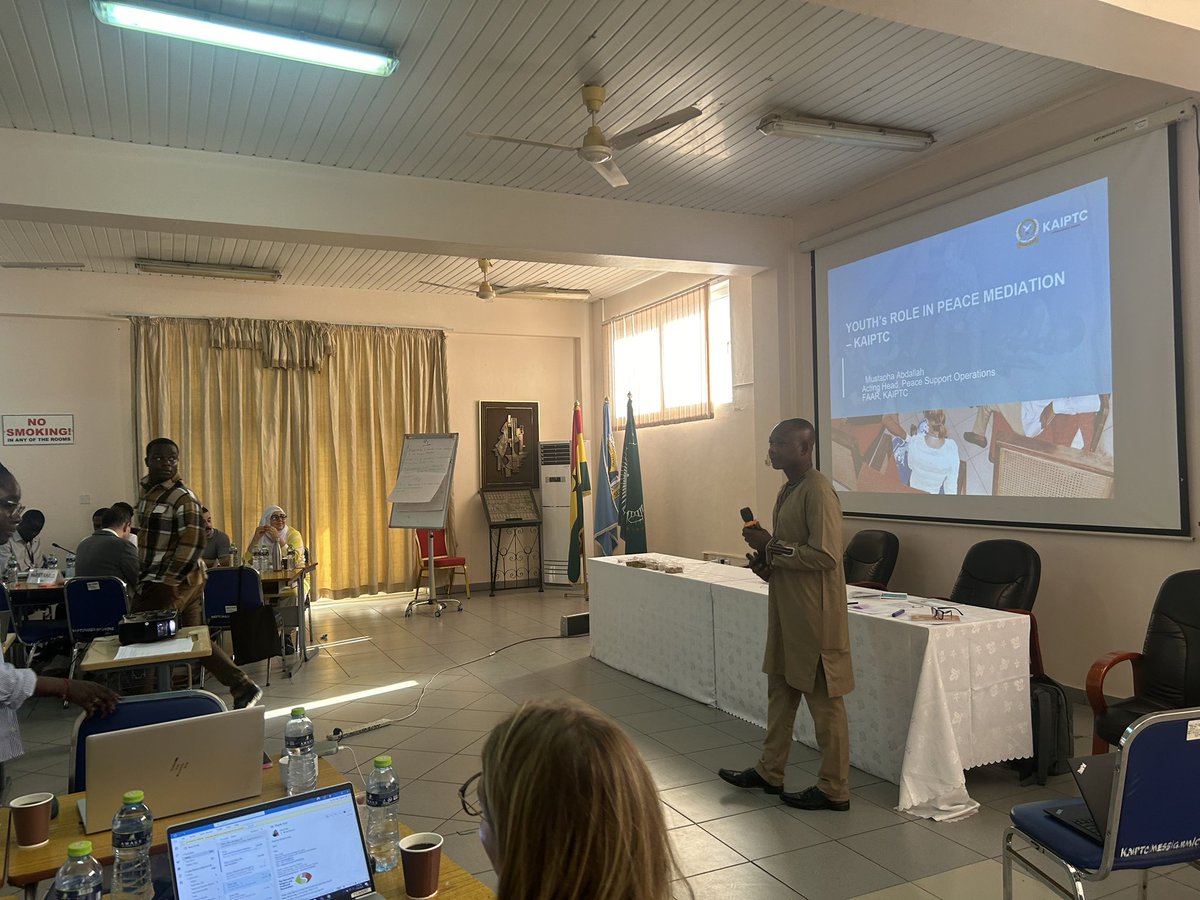 peacemakersnetw's tweet photo. And that’s a wrap for the @iDove00 Interfaith Youth Forum with guest speakers from @KaiptcGh, @CDDGhana  &amp; @Ouda_Yara of the @_AfricanUnion #WiseYouth https://t.co/ABzGyh22ZX