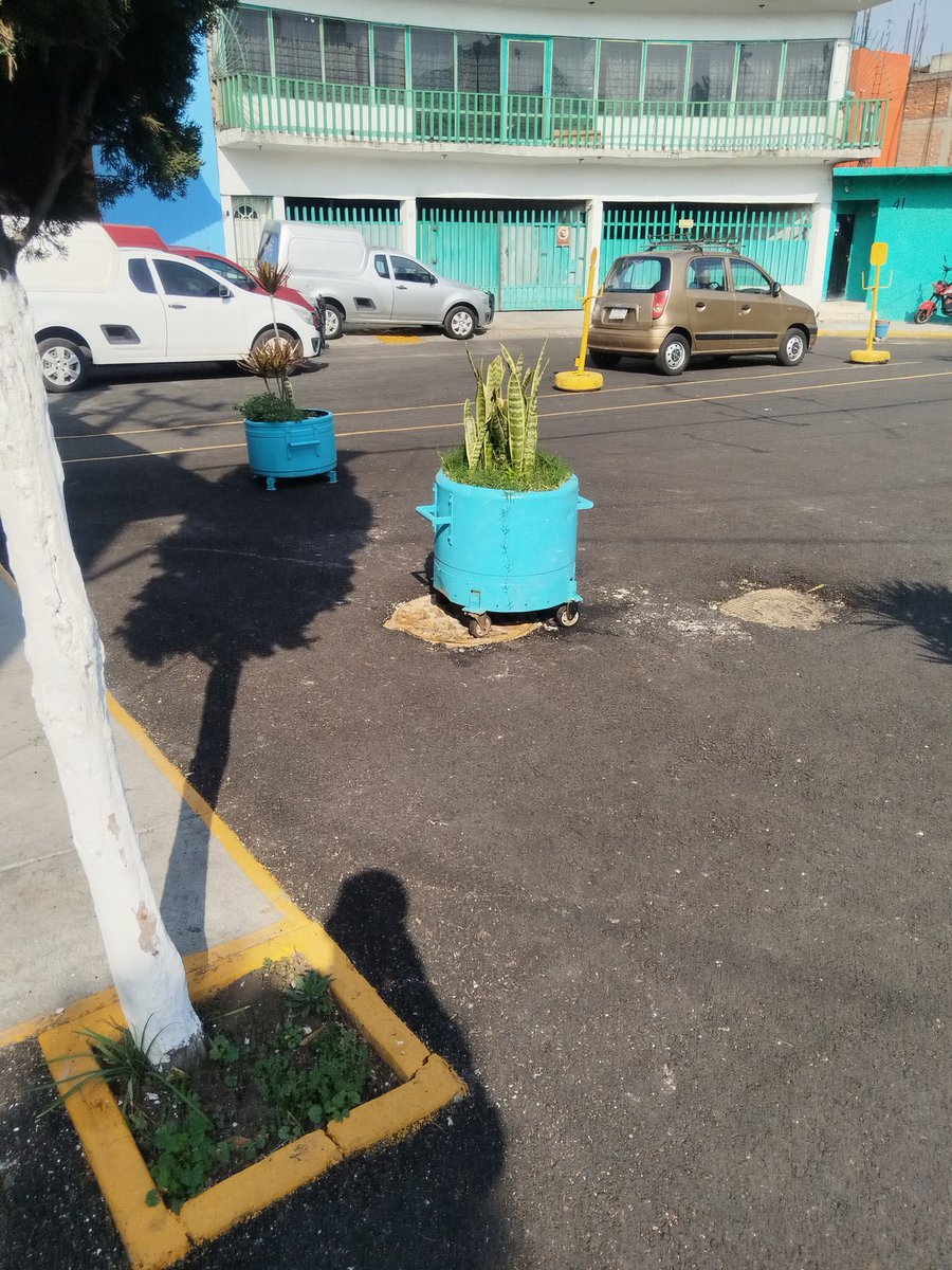 tizac's tweet photo. @iztacalconews @IztacalcoAl @PCIztacalcoCDMX @isidrocorro @C5_CDMX @locatel_mx  buenos dias es legal esto es en el retorno 1 de sur 16 agrícola oriengal en la alcaldía iztacalco atras del mercado de la agrícola oriental https://t.co/Y60bkvdKX0