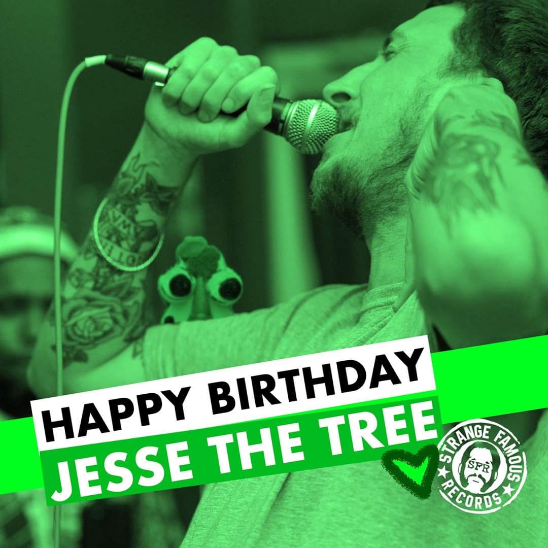 SFRupdates's tweet photo. 🌲🎂🌲 #HappyBirthday to @JesseTheTree401! 

Spend some time today 🎧 to the many, many, many musical gifts he's given us - the size of his catalog is only rivaled by the size of his 💚 

Jesse &amp; @Mopes_SFR will reunite on their SFR follow-up to #PigeonMan in 2025 - stay tuned! https://t.co/oIYvihOWOx