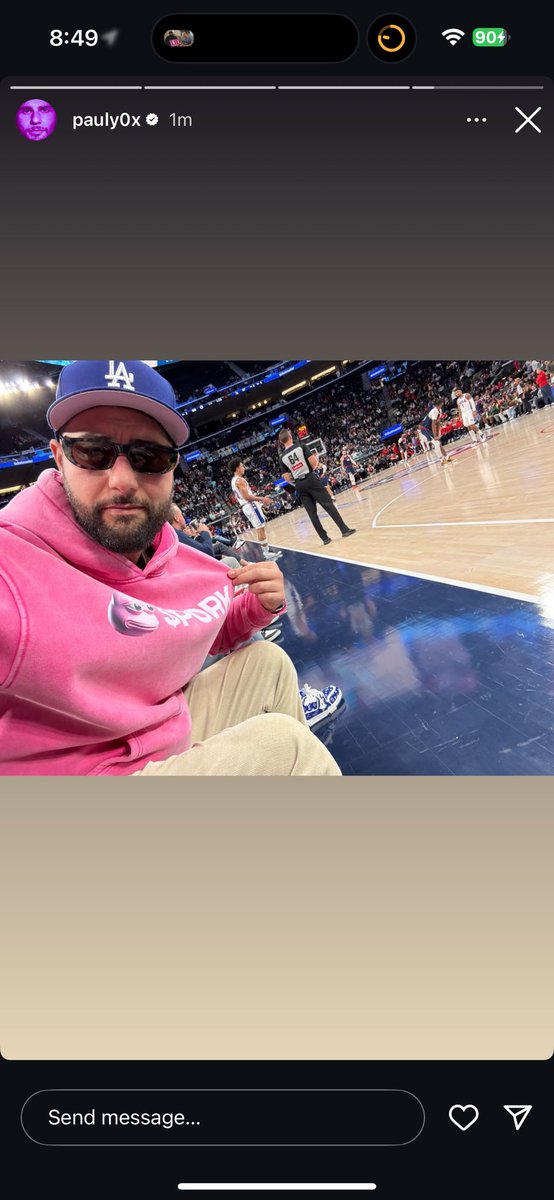 NetworkepHEX's tweet photo. Representing $PORK at the game!! Yessirrrr!! @Kamala0x @hWonderofWorld !!
$wPOND $PORK $PNDC #ETHPHUNKS https://t.co/eag9EiYffr