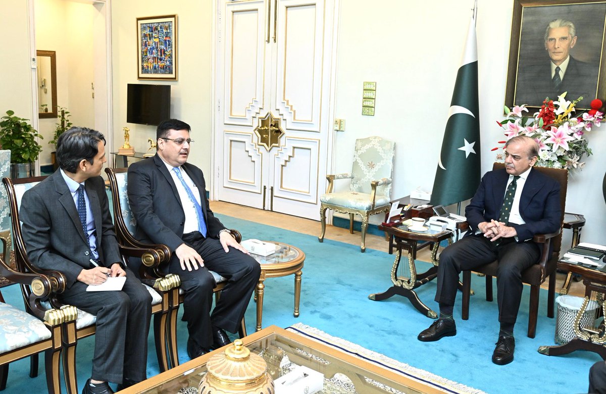 AdhiTapas's tweet photo. I paid a farewell call on the Prime Minister of Pakistan HE Shehbaz Sharif in islamabad. 

During the meeting, matters related to Nepal-Pakistan bilateral relations, regional cooperation through SAARC were discussed. @MofaNepal @ForeignOfficePk @PakinNepal https://t.co/hMsizqFIfY
