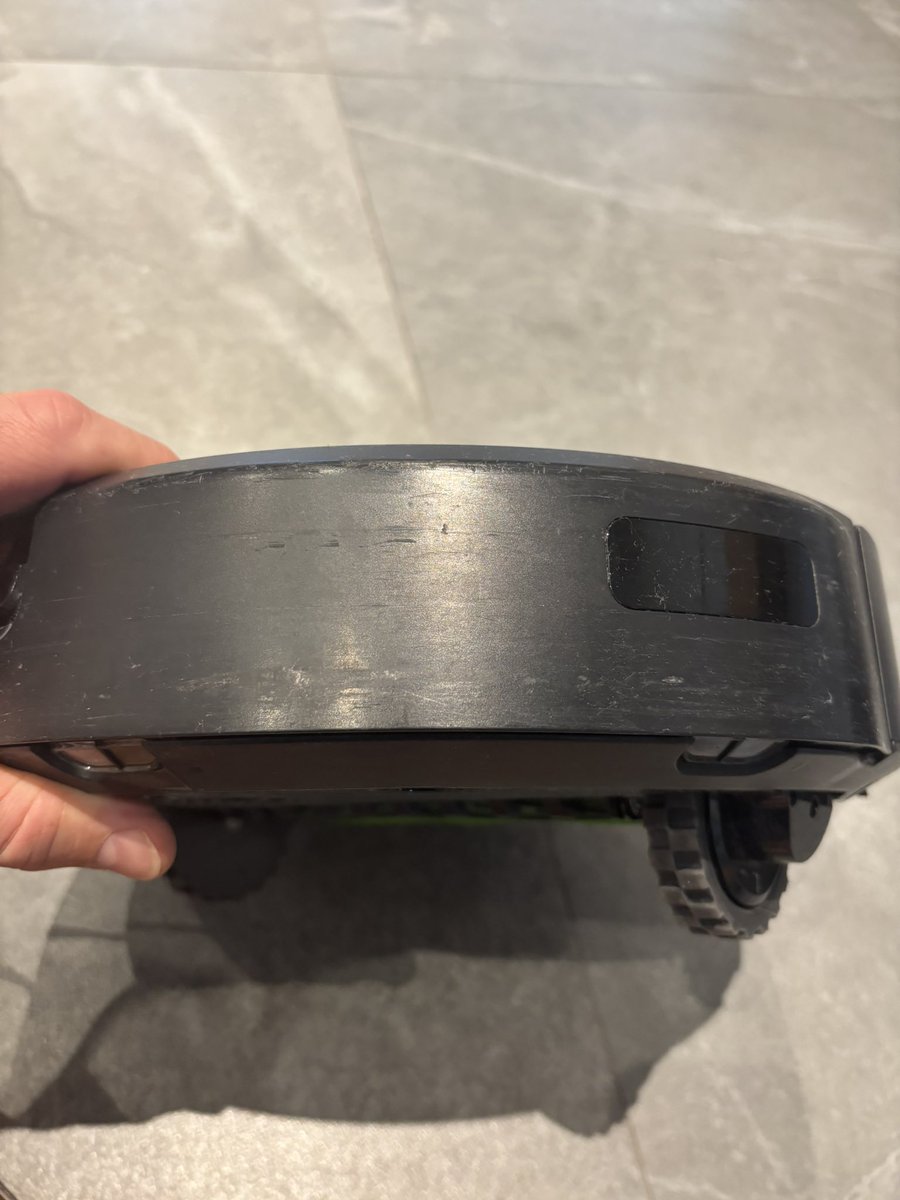 RaPi's tweet photo. Here’s how the #iRobotJ7Plus #Roomba cleans: bumping into every piece of furniture! Takes 2+ hours for 38 sq meters because of a weak battery. Go with #Xiaomi, #Roborock, or #Dreame for better #SmartHome #RobotVacuum #CleaningTech #HomeTech #VacuumReview https://t.co/qETiKMynYy