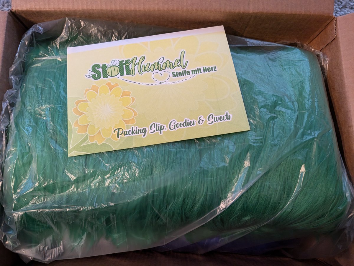 fur for a new project has finally arrived 🖤