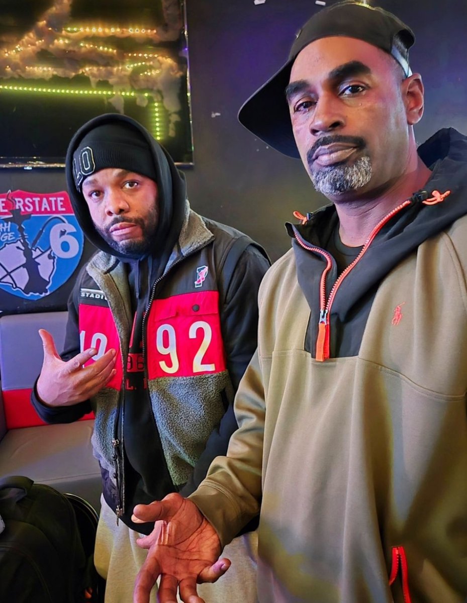 .<a href="/eldasensei/">El Da Sensei</a>  &amp; <a href="/MentPlus_/">Sling Blade On Loops 🔊🔊🔊🔊</a>  just dropped The Unexpected! Raw Hip Hop energy with DJ Iron’s cuts and El Da Sensei’s sharp flow 📈

open.spotify.com/album/6oeDQeqU…

#RealHipHop