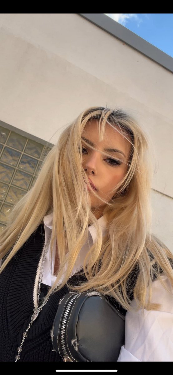 rubyandersonCA's tweet image. Is it just me or do you also miss October? 🍂