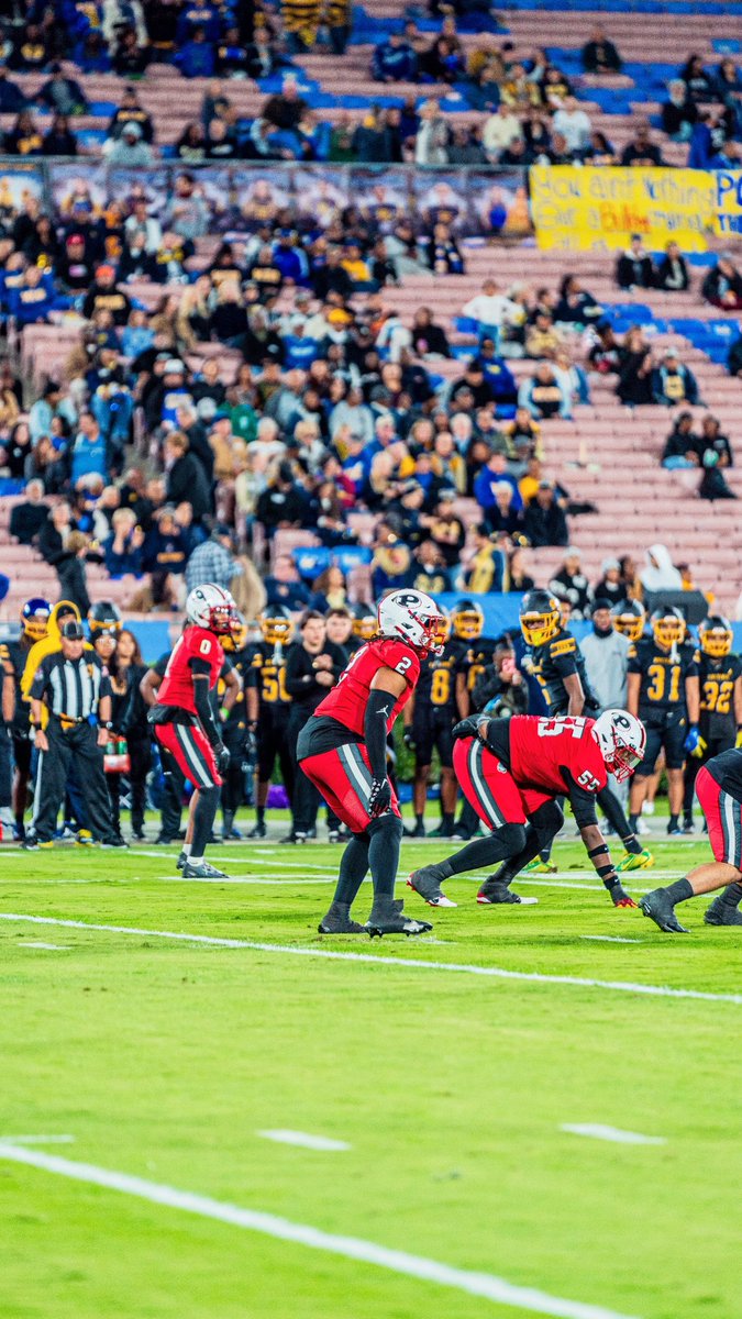 DachaunHoward's tweet photo. Senior season highlights🥀

@PasadenaFB @AaronAmaama @CoachTSkip @antonclarkson11 @CoachRonJones @CoachBojay 
@CoachIrv_ @CoachCoop84 
https://t.co/kmdUrTrcbI https://t.co/toGILdXa54