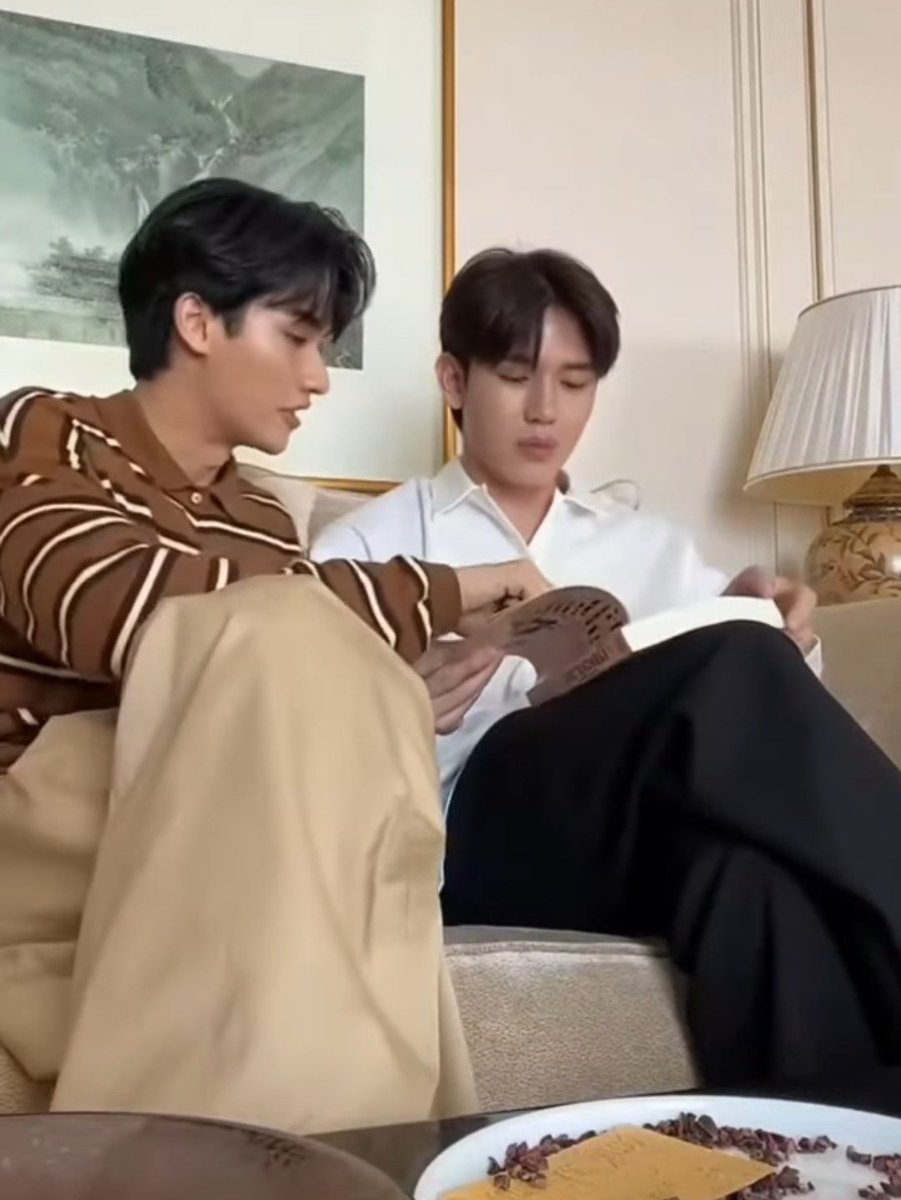 irmapoom's tweet photo. taynew being extremely dads coded: a thread https://t.co/RyjOFpZZ8S