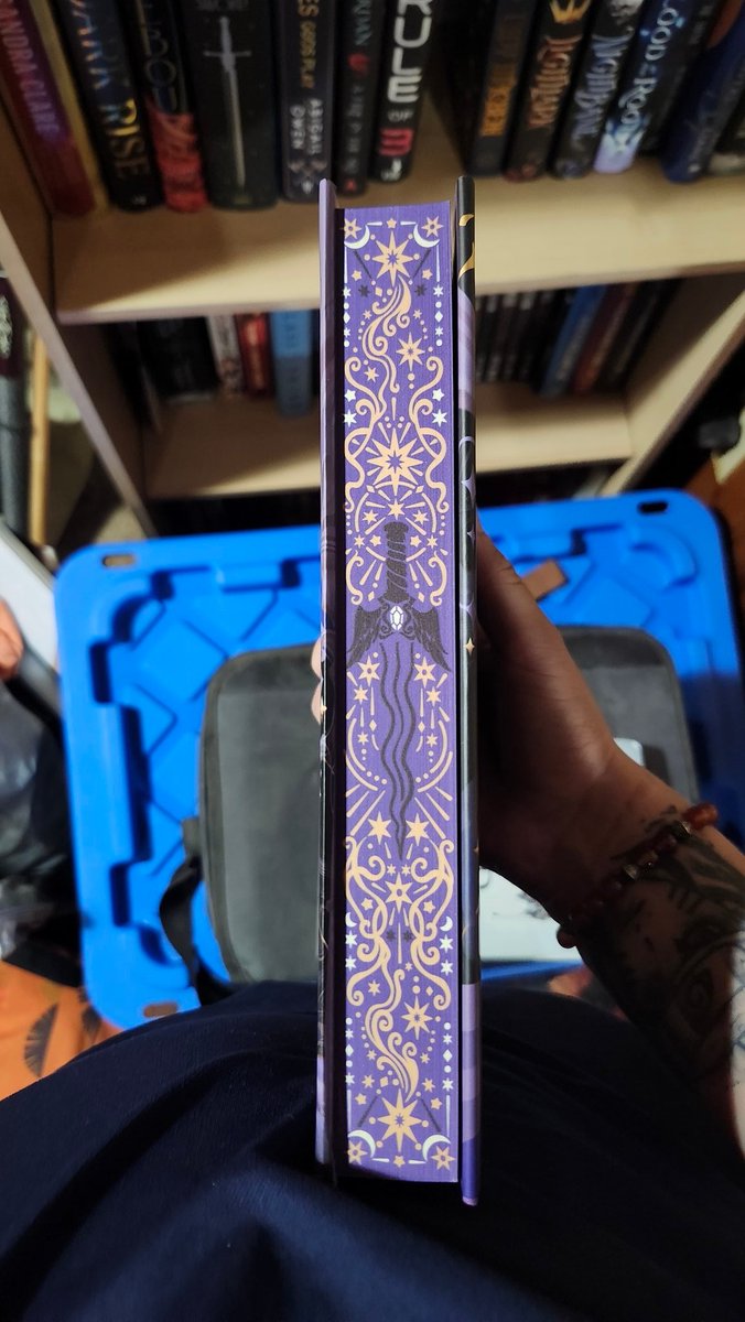 gaming_peppers's tweet photo. Just got the craziest special editions book in. It contains exclusive cover, with sprayed edges, a custom message, and an autograph from the author as well! I'm so excited to cherish this book. https://t.co/HdIbluKMnP