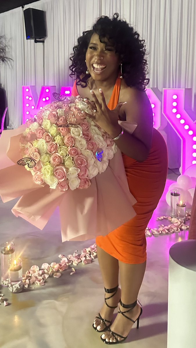 Michelle Thomas 🤭 tweet media