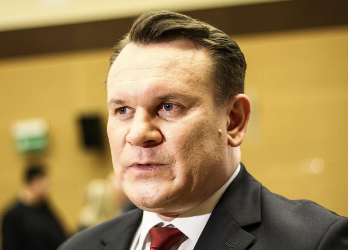 A tak wygląda kapuś, który doniósł na własną ojczyznę.
Dajcie RT i like żeby się niosło