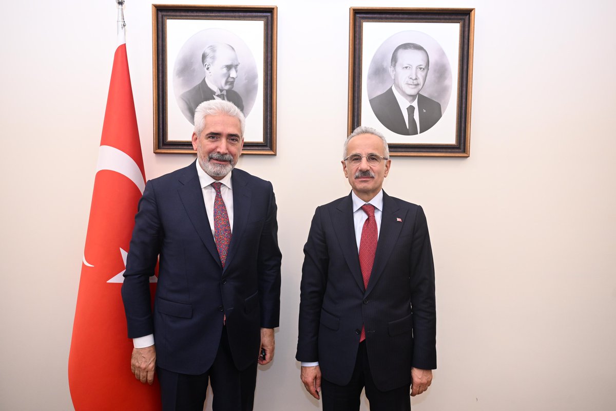 Ulaştırma ve Altyapı Bakanımız Sn. Abdulkadir Uraloğlu’nu ziyaret ederek, Diyarbakır’da yapılmakta olan ve planlanan ulaştırma ve altyapı yatırımları üzerine istişarelerde bulunduk.

Sayın Bakanımıza, Diyarbakır’ımıza gösterdiği ilgi ve desteklerinden dolayı teşekkür eder,