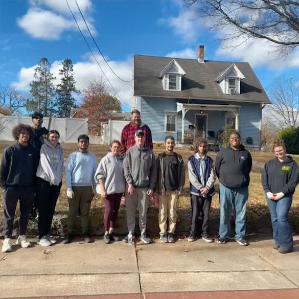 CTTechHS's tweet image. When @centerwellhh reached out to Cheney THS&apos; #StudentWorkforce about work with local #veterans, these students sprang into action!

Assisting community member and #veteran Jake with his yard clean-up, they also repaired his fence and built him a set of steps.

Great work! 👏