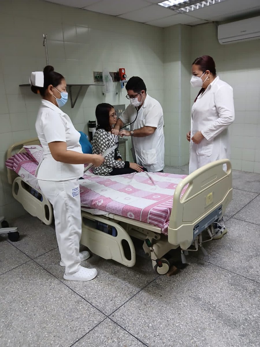 cubacooperaven's tweet photo. CDI Bella Vista  Estado Aragua, en pase de Visita Asistencial  en sala  de hospitalización y labores diarias, para una mejor calidad de vida de los pacientes 🇨🇺🇻🇪
#CubaCoopera 
#CubaPorLaVida https://t.co/3YSqAhEnlo