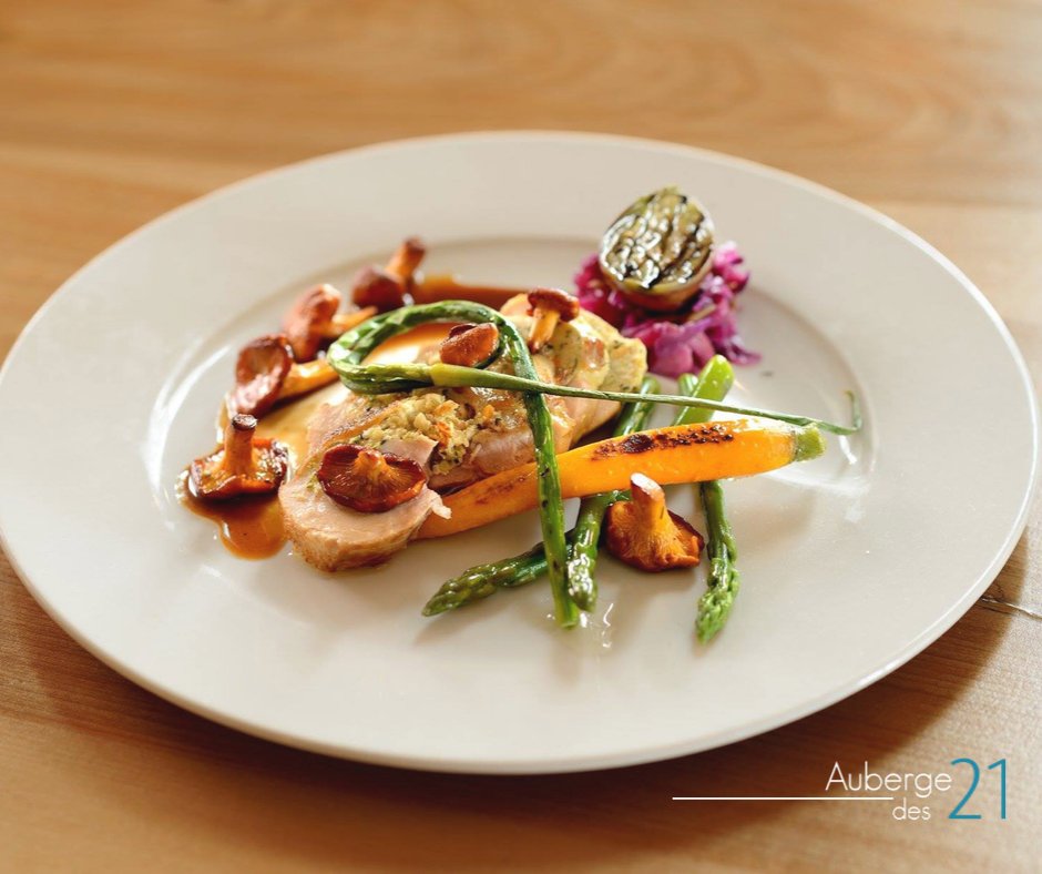 snowmobiling's tweet photo. 🏞️ Rustic Charm, Gourmet Dining! Discover hidden auberges on our 4-day Gourmet Tour, featuring chef-owned inns with authentic Quebec cuisine.
🍽️ Book your gourmet adventure: https://t.co/WIsE3f4176
#GourmetSnowmobiling #QuebecCuisine #AdventureDining https://t.co/knpsyLgQ5N