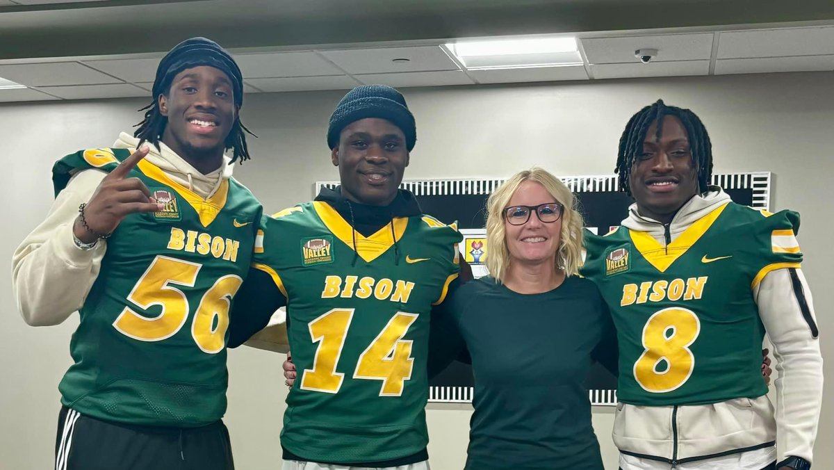 Loshiaka tweet media