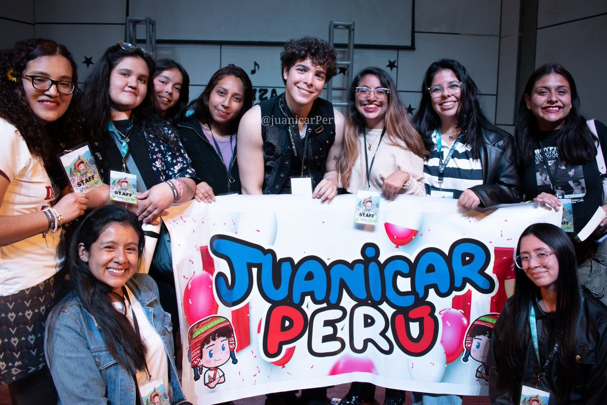 juanicarperu's tweet photo. @Juanicar2 La foto con las admis, obviamente 👀💘 https://t.co/WO7KuF6k1P
