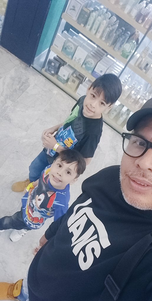 luisfer2864's tweet photo. Cómo crecen de rápido mis loquitos 😎 https://t.co/dNSMX5Yz5T