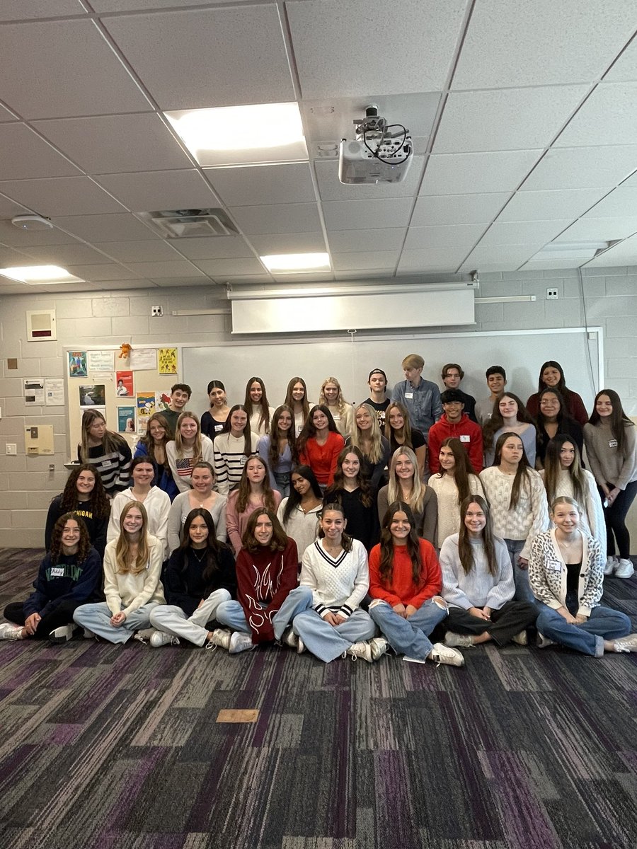 It was a beautiful day honoring our veterans ❤️🤍💙<a href="/DGNorthSS/">DGNSocialStudies</a> <a href="/DGNStuCo/">DGN Student Council</a>