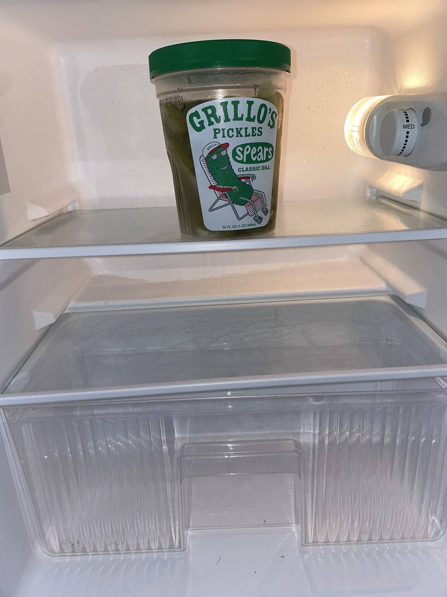 lactoos_'s tweet photo. @GrillosPickles only necessity https://t.co/BpmMunBocn