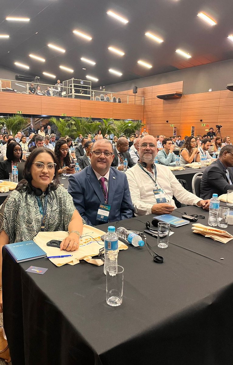 CREE_HONDURAS's tweet photo. Comisionados de la CREE, Abog. Rafael Padilla y el Ing. Leonardo Deras junto a la Directora de Planificación y Coordinación de Gestión de la CREE, participan en la I Conferencia Internacional conjunta de la Asociación de Reguladores de Energía Eléctrica (ARIAE) y la Asociación Iberoamericana de Reguladores de energía eléctrica de habla portuguesa en la Represa de Itaipu, Foz de Iguazú, Brasil.