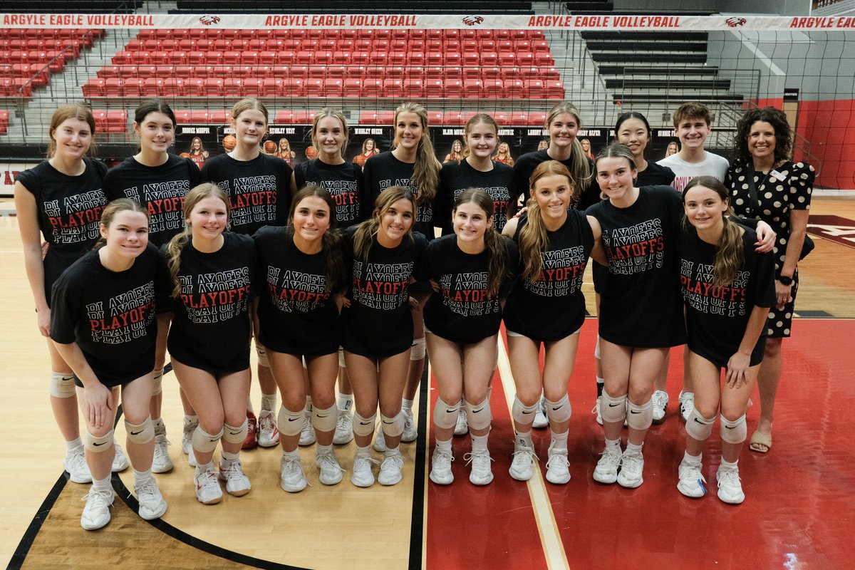 ArgyleISD's tweet photo. 🏐Let's GOOOO Lady Eagles! 🔥

@courtney_c_carp was a special guest at practice today and provided some motivational words for the Lady Eagle volleyball team!

Argyle battles Joshua tonight in the Class 5A area playoffs at 6:30 p.m. tonight at Paschal High School in Fort Worth! https://t.co/nQcLOdcB61