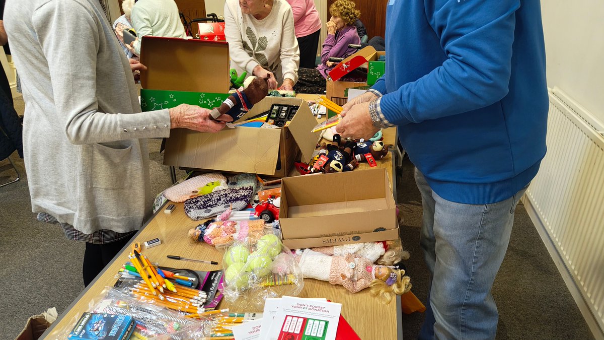 CC_Dunstable's tweet photo. A busy morning at Connect this morning making shoeboxes to send to Operation Christmas Child.

29 made today. They will go out to children around the world ensuring they have a Christmas gift and hear of the ultimate gift of Jesus https://t.co/Qva8nNcpiD